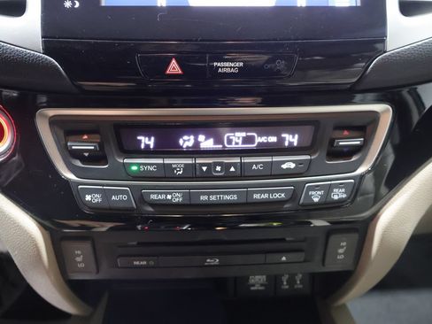 Used 2016 Honda Pilot Touring image 29