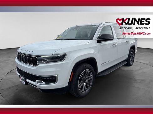 Used 2024 Jeep Wagoneer L Series II w/ Flexible Seating Group AWD/4WD image 10