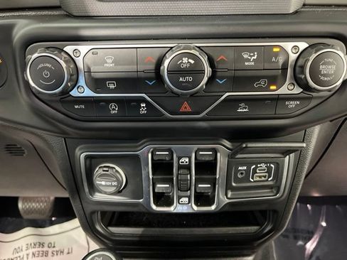 Used 2022 Jeep Wrangler Unlimited Sport AWD/4WD image 27