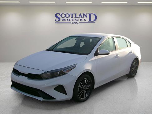 Used 2024 Kia Forte LXS image 2