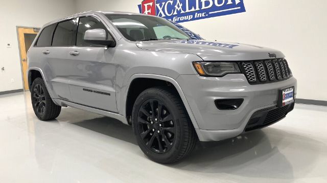 Used 2020 Jeep Grand Cherokee Altitude AWD/4WD image 2