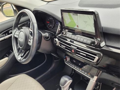 Used 2023 Kia Seltos EX image 11