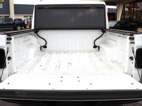 Used 2023 Jeep Gladiator Overland w/ Cold Weather Group AWD/4WD image 12