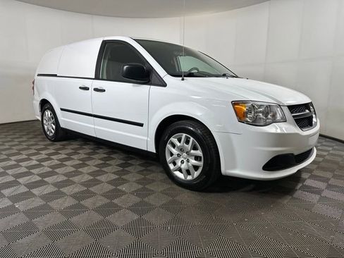 Used 2014 RAM C/V Tradesman image 2