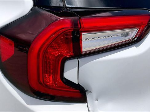 Used 2022 GMC Terrain SLT w/ Infotainment Package II FWD image 29