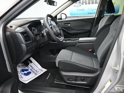 Used 2023 Nissan Rogue SV AWD/4WD image 12
