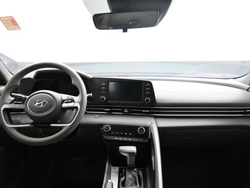 Certified 2021 Hyundai Elantra SEL FWD image 19