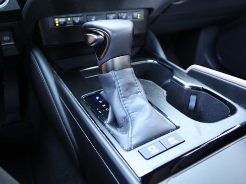 Used 2024 Lexus ES 300h w/ Premium Package FWD image 29