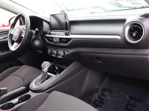 Used 2023 Kia Forte LXS FWD image 8