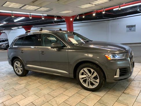 Used 2022 Audi Q7 3.0T Premium Plus w/ Premium Plus Package AWD/4WD image 6