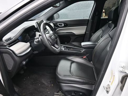 Used 2024 Jeep Compass Limited image 20