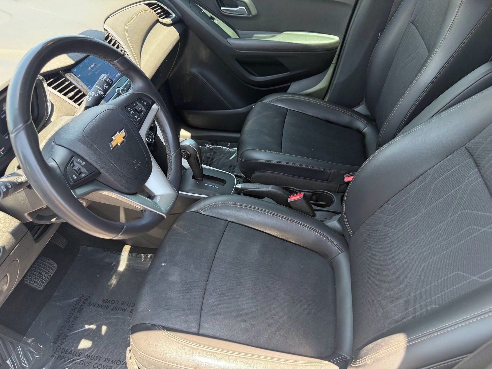 Used 2020 Chevrolet Trax LT w/ LT Convenience Package FWD image 15
