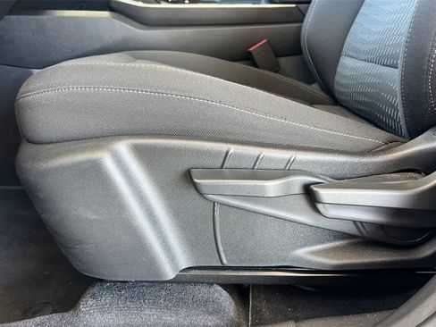 Used 2025 Chevrolet Equinox LT image 18