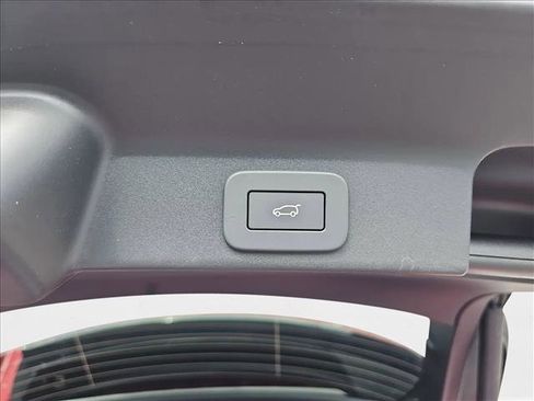 New 2026 Jaguar F-PACE R-Dynamic S image 10