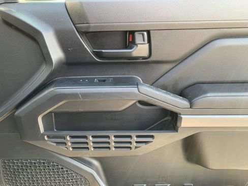 Used 2024 Toyota Tacoma TRD Off-Road image 19