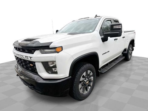 Used 2021 Chevrolet Silverado 2500 Custom w/ Custom Value Package image 2