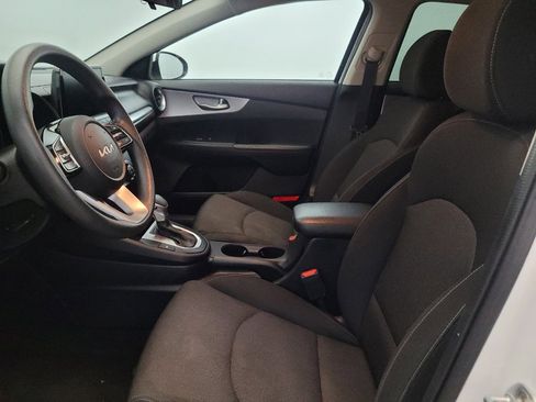 Used 2022 Kia Forte LXS FWD image 17
