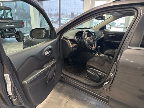 Used 2015 Jeep Cherokee Latitude w/ Cold Weather Group image 24