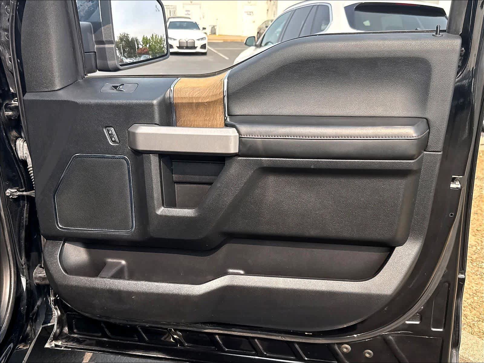 Used 2018 Ford F150 Platinum w/ Equipment Group 701A Luxury AWD/4WD image 26