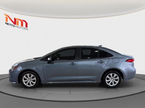 Used 2020 Toyota Corolla LE FWD image 2