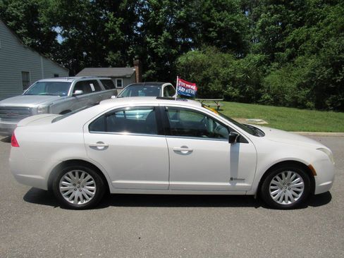 Used 2010 Mercury Milan Hybrid FWD image 6