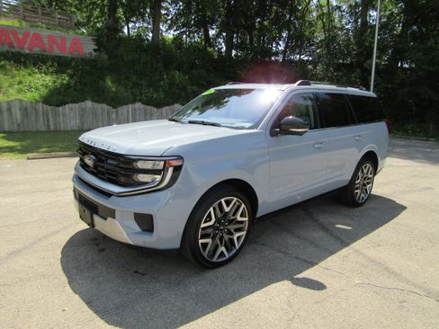 Used 2025 Ford Expedition Platinum w/ Platinum Ultimate Package AWD/4WD image 8