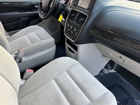 Used 2017 Dodge Grand Caravan SE w/ Power Window Group image 32