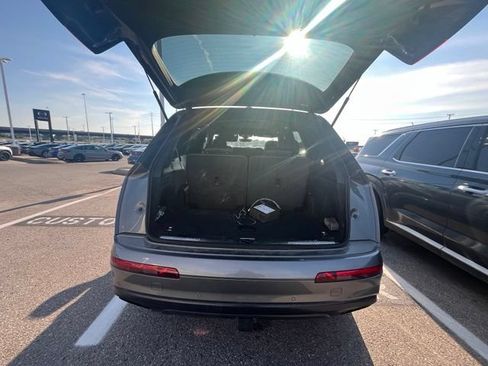 Used 2017 Audi Q7 3.0T Prestige AWD/4WD image 9