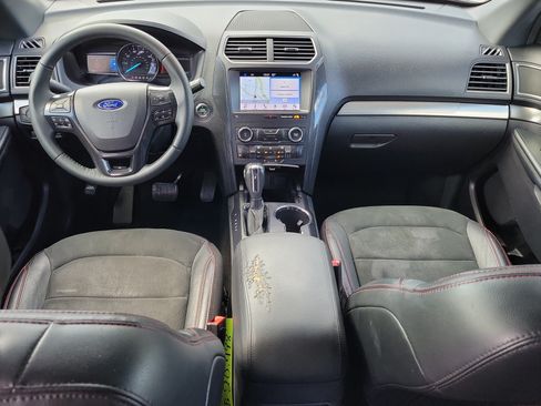 Used 2019 Ford Explorer XLT w/ Equipment Group 202A FWD image 16