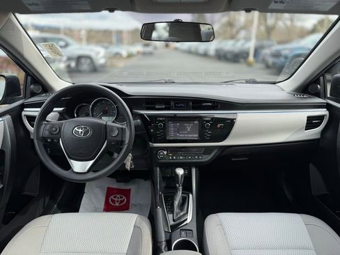 Used 2016 Toyota Corolla LE image 22