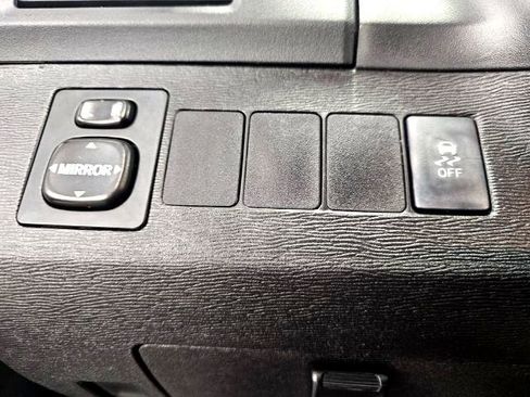 Used 2015 Toyota Venza Limited image 21