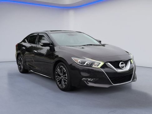 Used 2016 Nissan Maxima Platinum w/ Interior Lighting Package FWD image 8