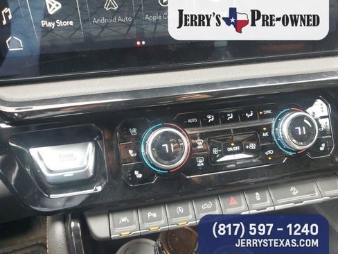 Used 2024 GMC Sierra 1500 AT4 w/ Technology Package AWD/4WD image 10