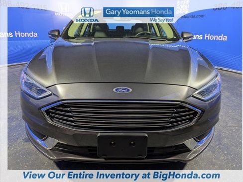 Used 2018 Ford Fusion SE w/ Fusion SE Technology Package image 11