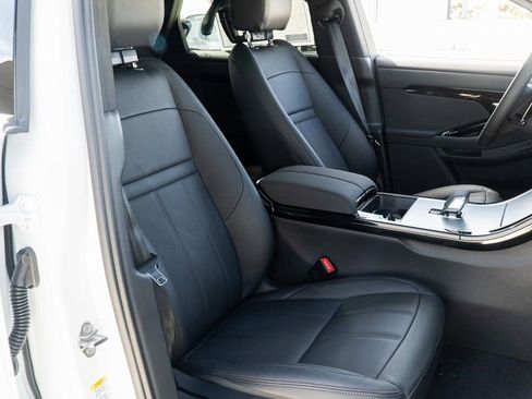 Used 2025 Land Rover Range Rover Evoque S image 18