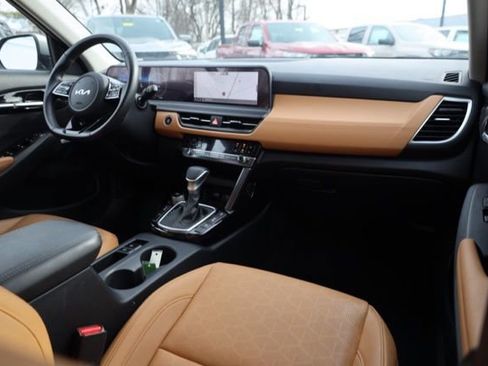 Certified 2024 Kia Seltos SX w/ SX Sunroof Package image 41