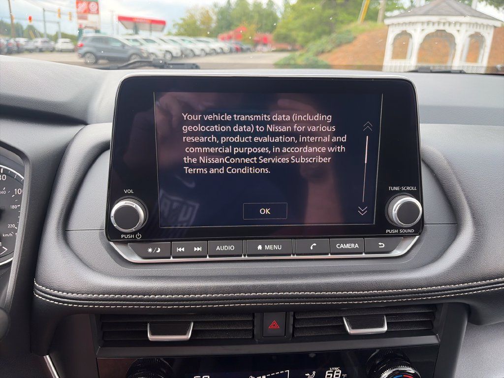 Used 2025 Nissan Rogue SV FWD image 19