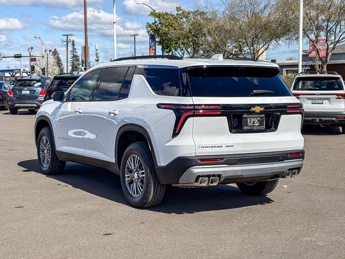 New 2026 Chevrolet Traverse LT w/ Enhanced Driving Package image 2