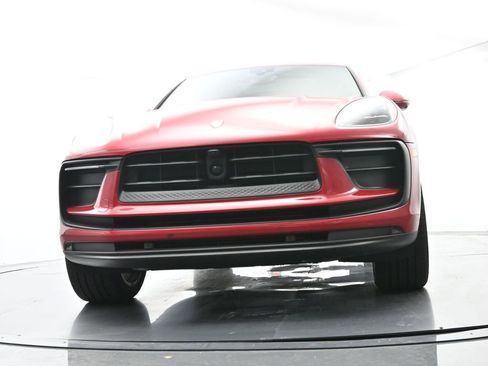 Certified 2025 Porsche Macan AWD/4WD image 54