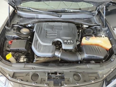 Used 2022 Chrysler 300 Touring w/ Sport Appearance Package RWD image 36
