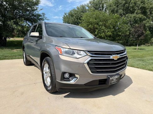 Used 2019 Chevrolet Traverse LT FWD image 8