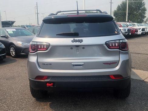 Used 2023 Jeep Compass Trailhawk AWD/4WD image 2