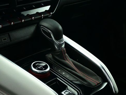 Used 2024 GMC Canyon AT4X image 27