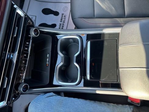 Used 2025 Chevrolet Traverse Z71 w/ Enhanced Driving Package image 13