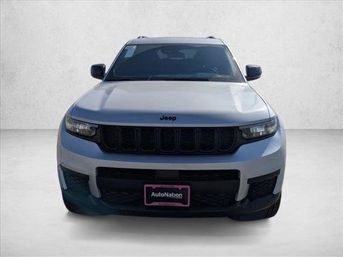 New 2025 Jeep Grand Cherokee L Altitude image 6