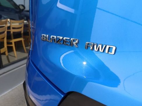 Used 2025 Chevrolet Blazer LT AWD/4WD image 10
