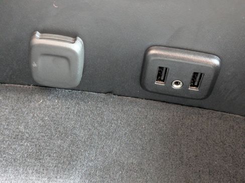 Used 2018 Chevrolet Silverado 1500 LT w/ All Star Edition image 28