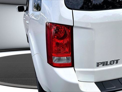 Used 2015 Honda Pilot Touring image 22