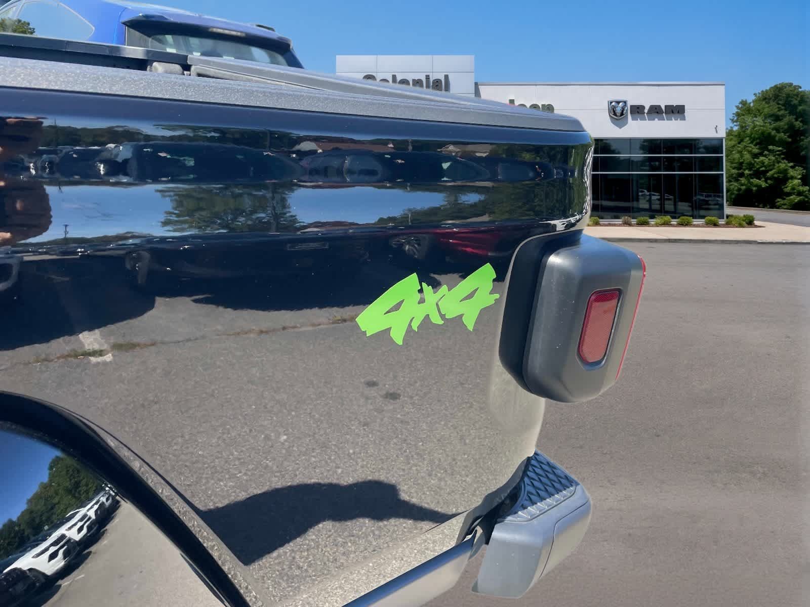 Used 2025 Jeep Gladiator Sport AWD/4WD image 12