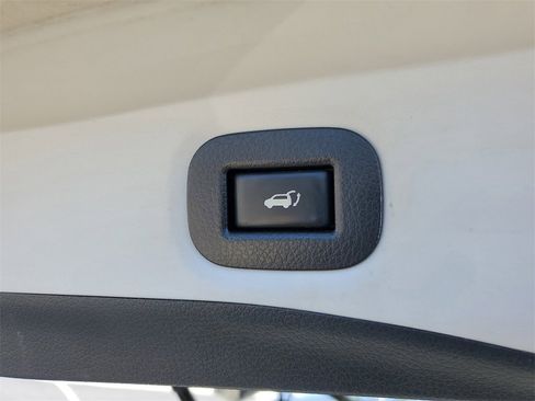 Used 2016 Nissan Rogue SL w/ SL Premium Package image 11